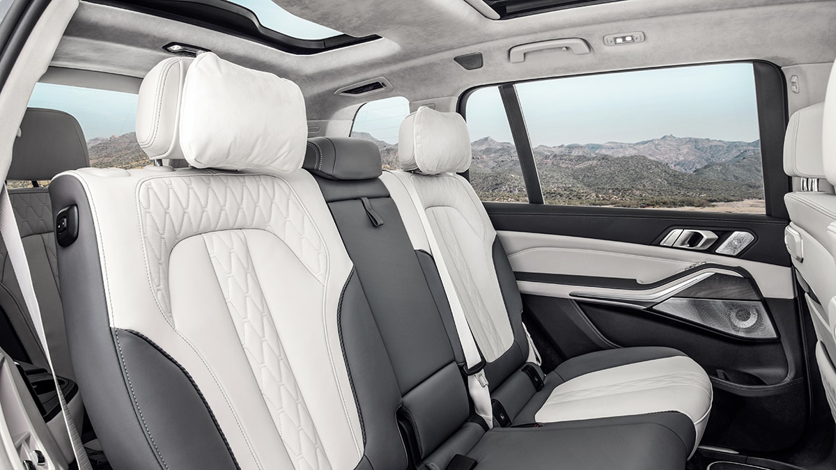 BMW X7 xDrive40i interior