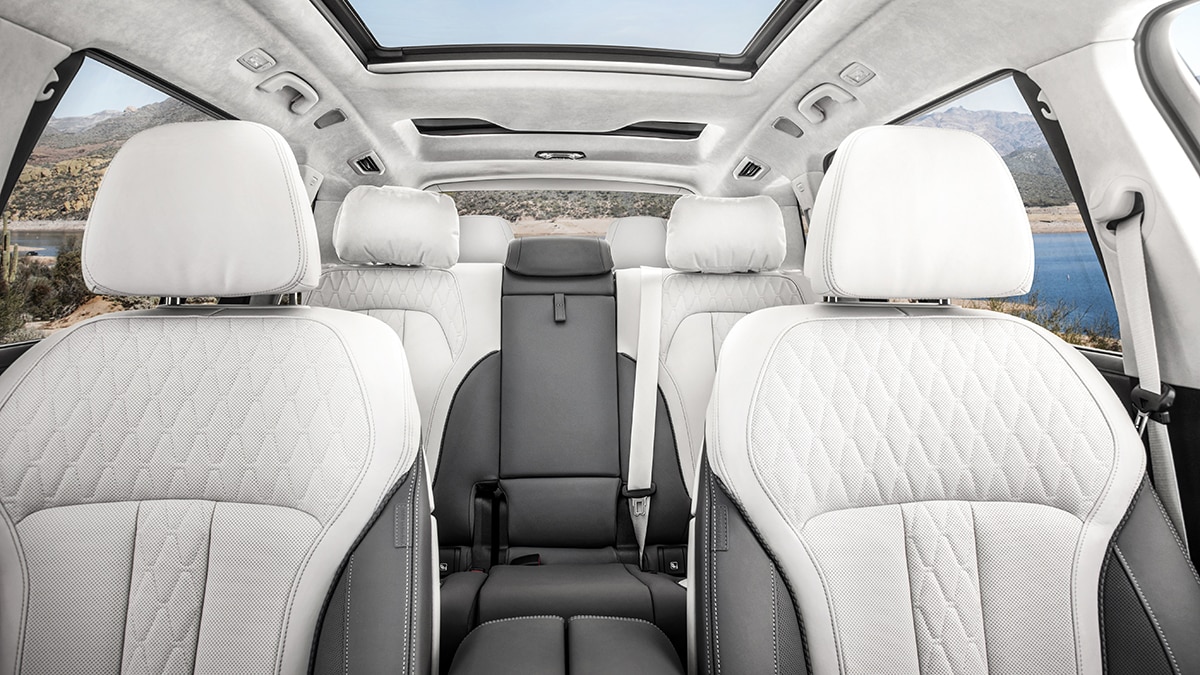 BMW X7 xDrive40i interior