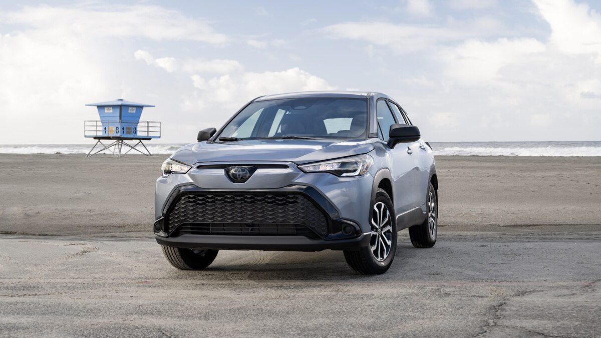 2023 Toyota Corolla Cross Hybrid S in silver