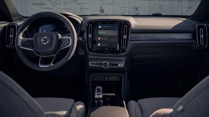 2023 Volvo XC40 interior