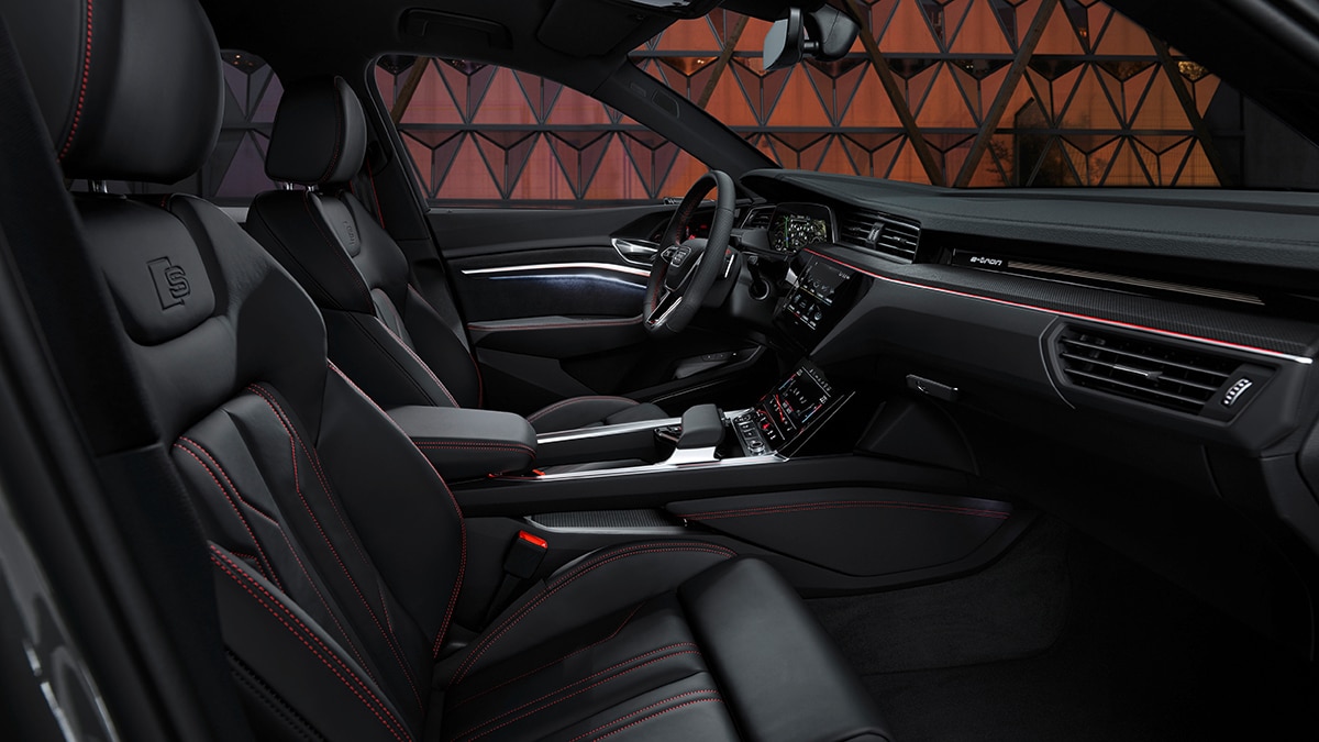 Audi Q8 e-tron interior