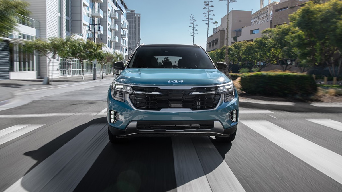 2024 Kia Seltos LX in blue