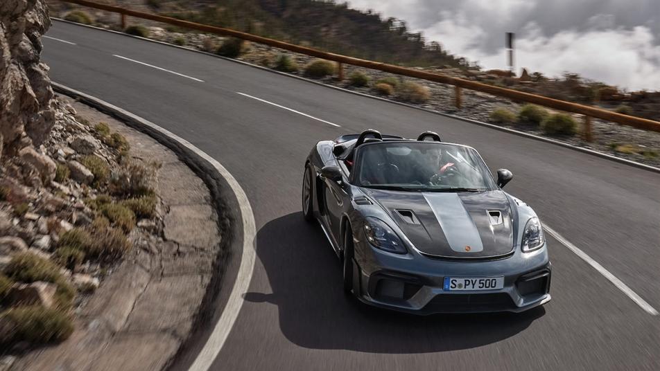 2024 Porsche 718 Spyder RS: Choosing the Right Trim