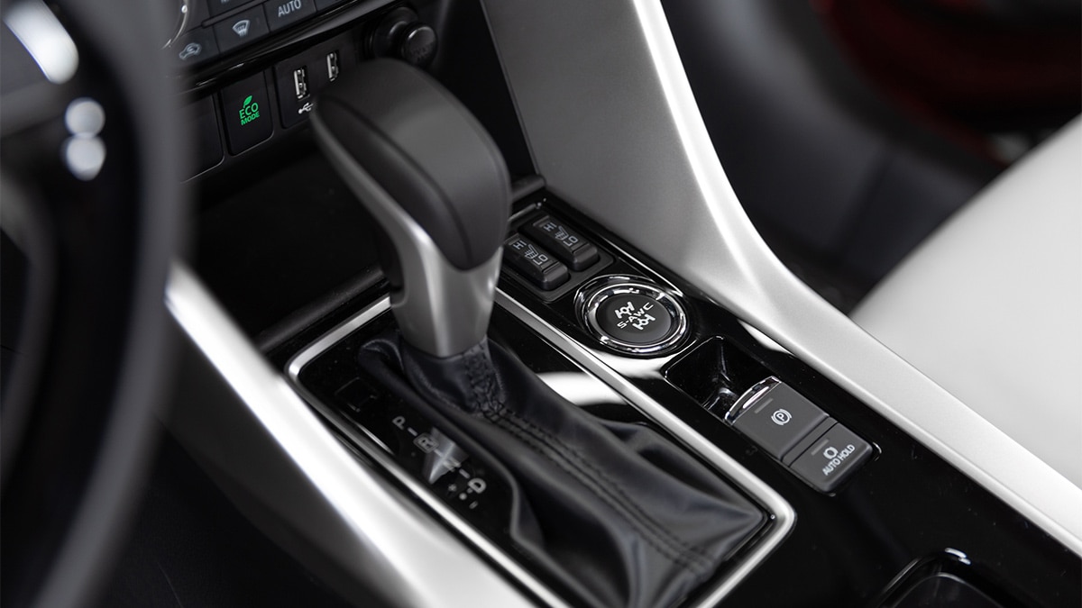 2024 Mitsubishi Eclipse Cross gear shift.