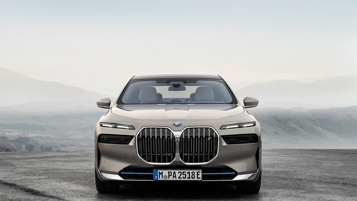 2024 BMW 7 Series: Choosing the Right Trim - Autotrader