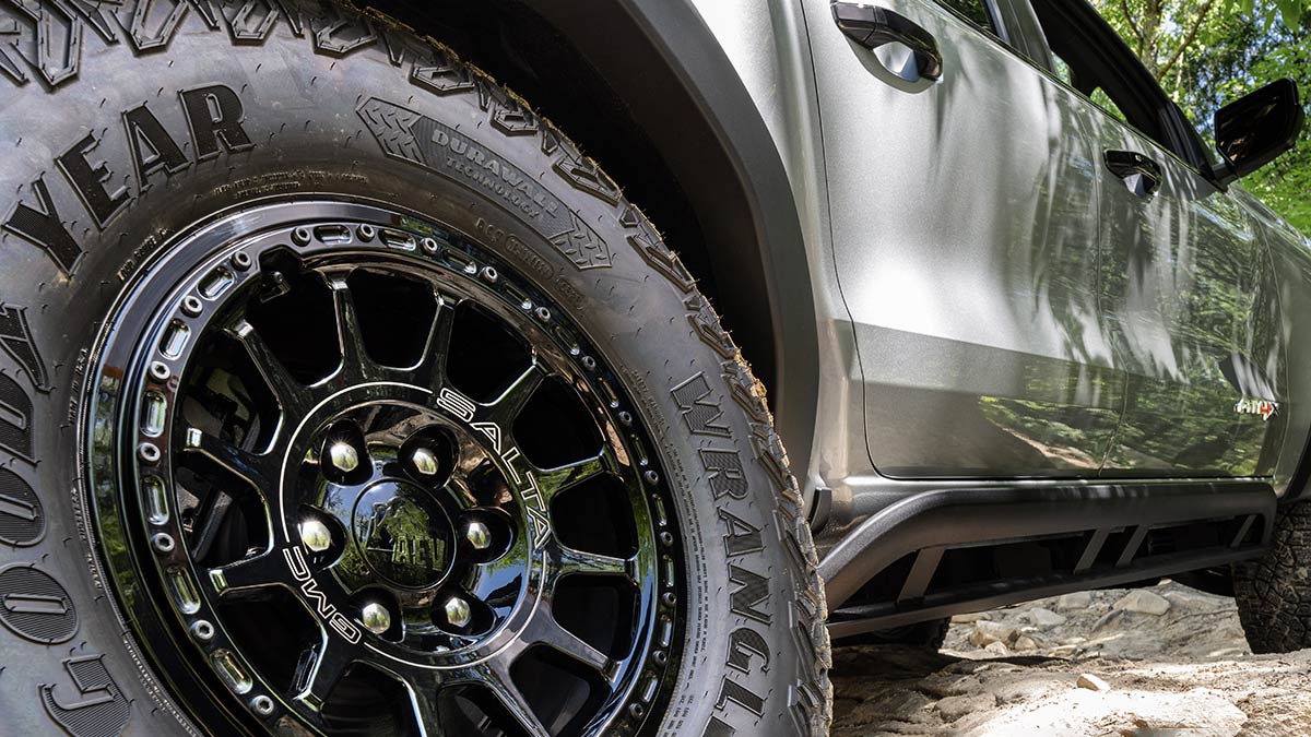 Here's a First Look at the 2024 GMC Canyon AT4X AEV Edition Autotrader