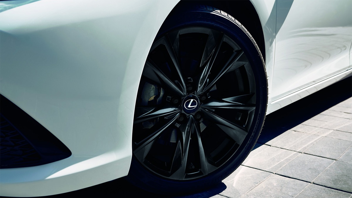 2024 Lexus ES tire.