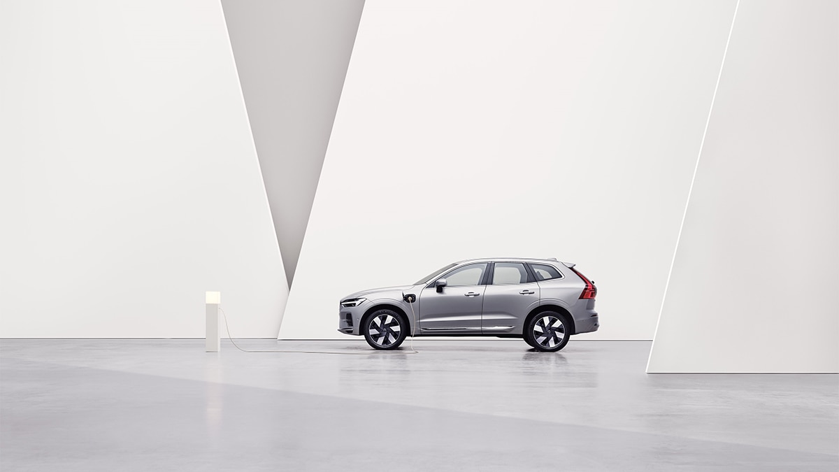 2024 Volvo XC60 in silver.