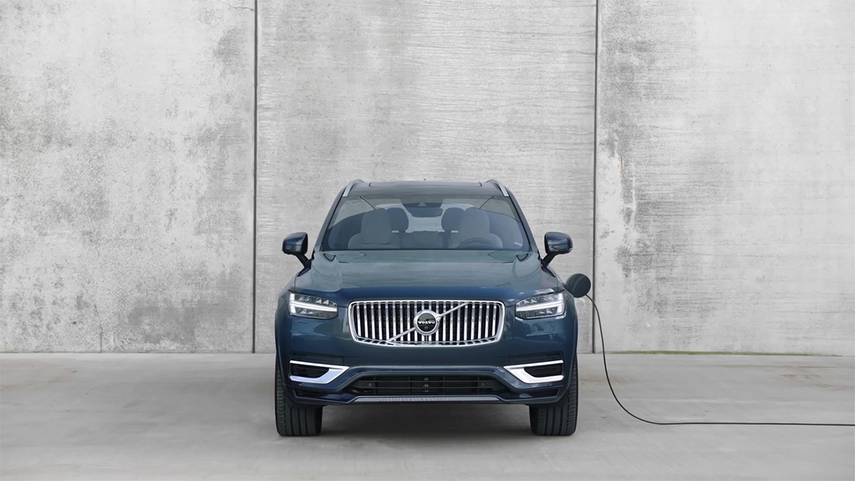 2024 Volvo XC90 in black.
