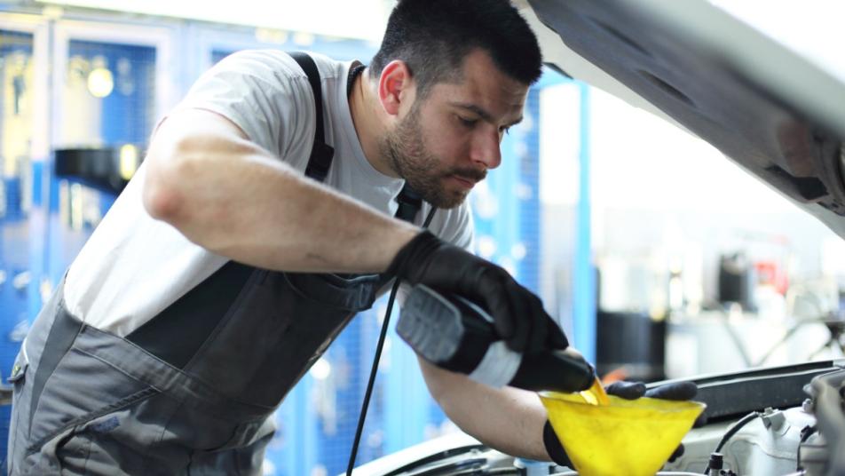 Should You Get Your Oil Changes at a Dealership?