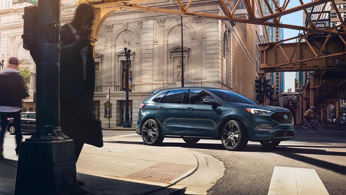 2024 Ford Edge in blue.
