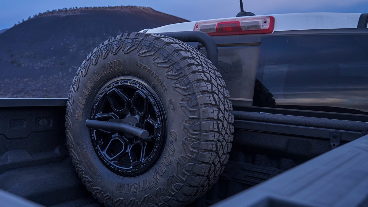 2024 Chevrolet Colorado in white.