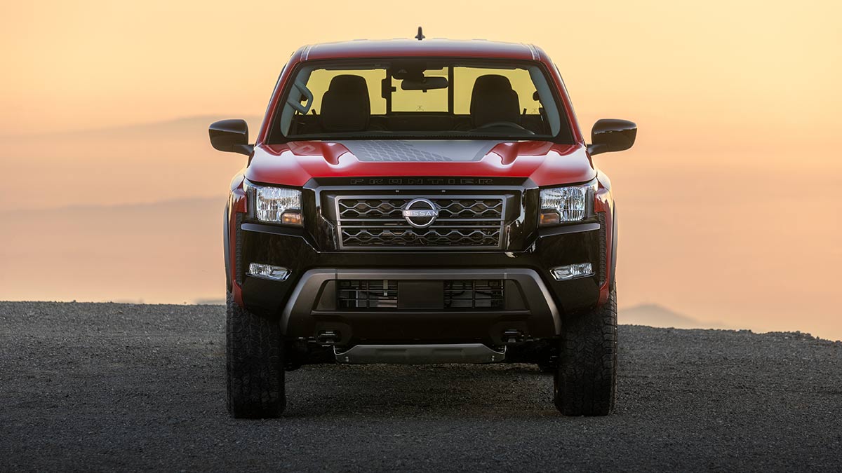 2024-nissan-frontier-front