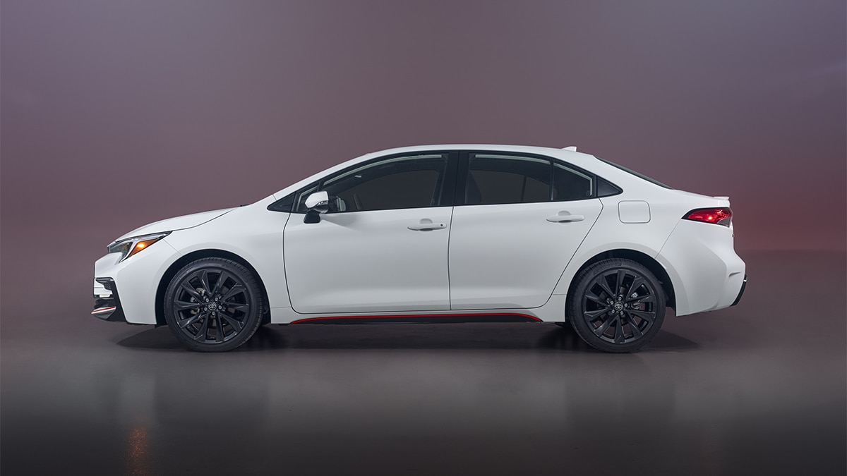 2024-toyota-corolla-hybrid-left-profile