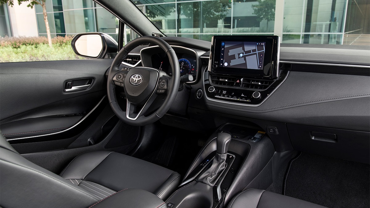2024-toyota-corolla-interior-3qtr