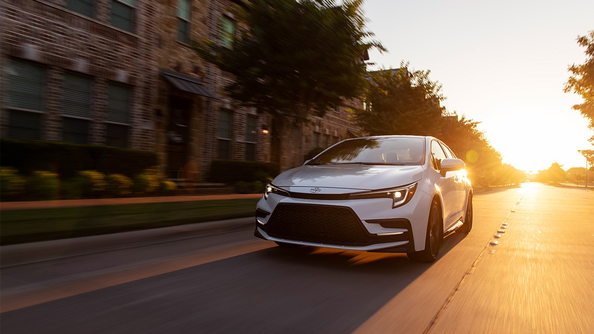 2024-toyota-corolla-profile