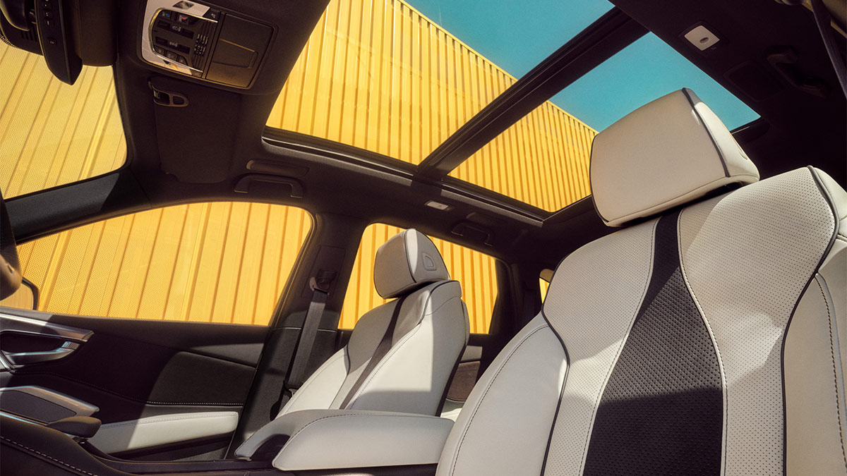 The 2024 Acura RDX panoramic roof.