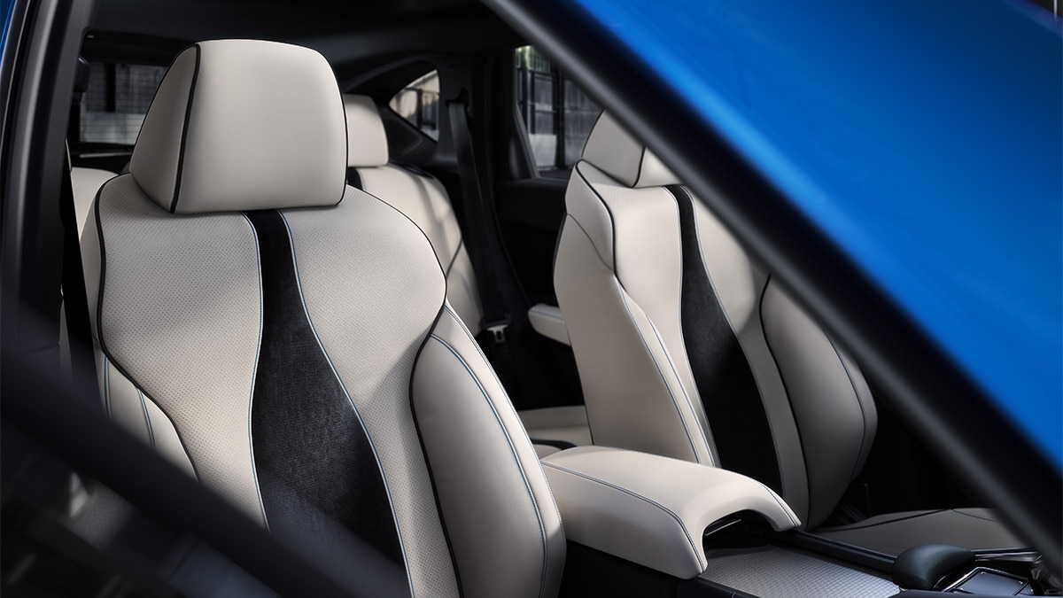The 2024 Acura RDX front seats.