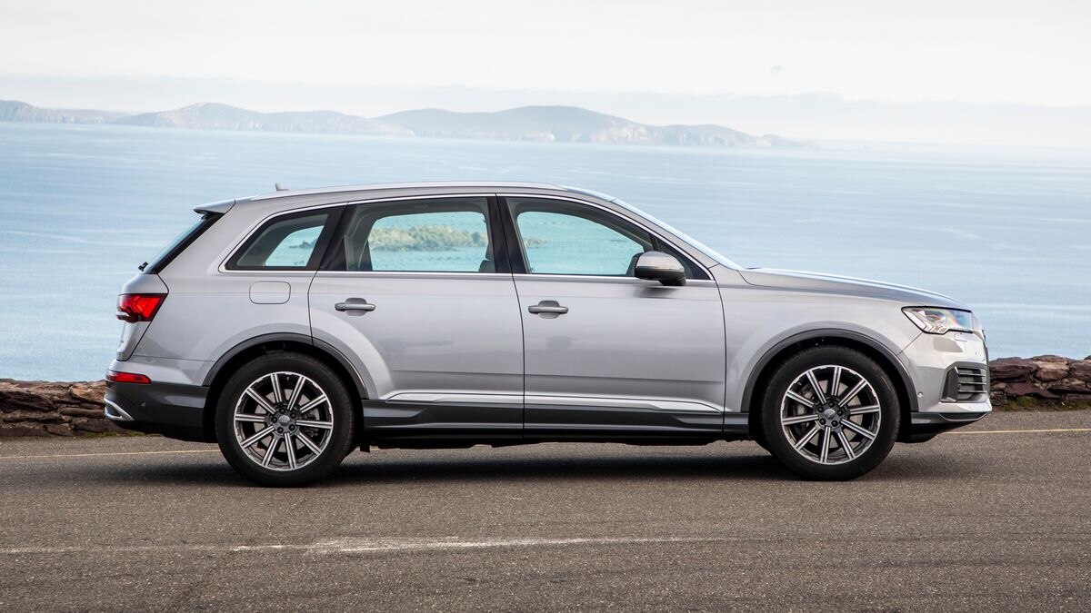The 2024 Audi Q7 in Satellite White Metallic.