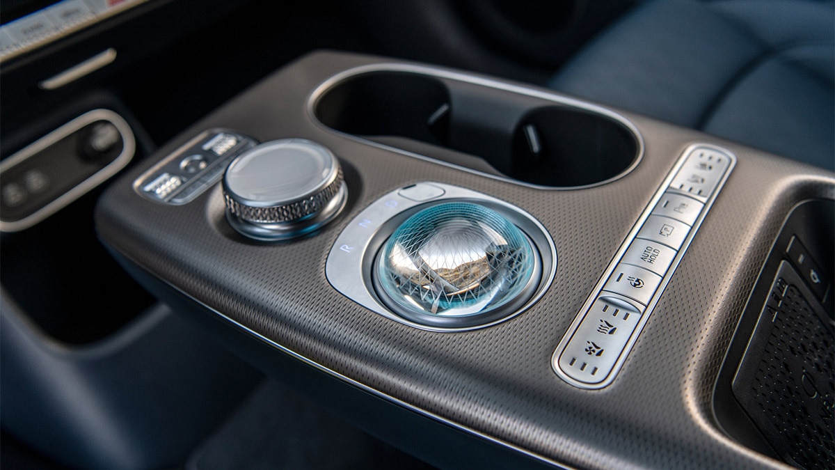 The 2024 Genesis GV60 globe gear shift.