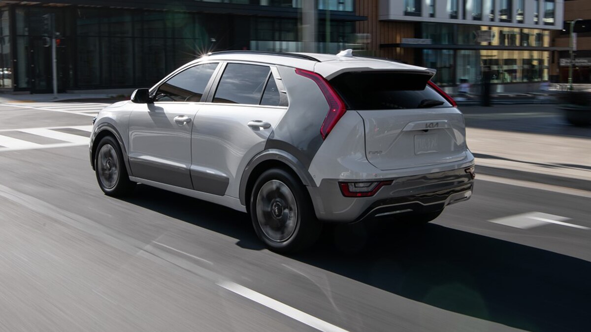 The 2024 Kia Niro EV Wave in Snow White Pearl with Gray Aeroblade, a $590 option. 