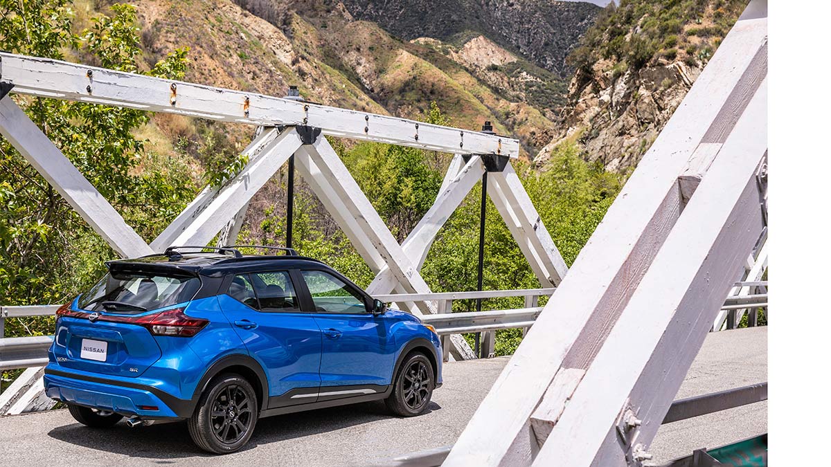 The 2024 Nissan Kicks in blue.