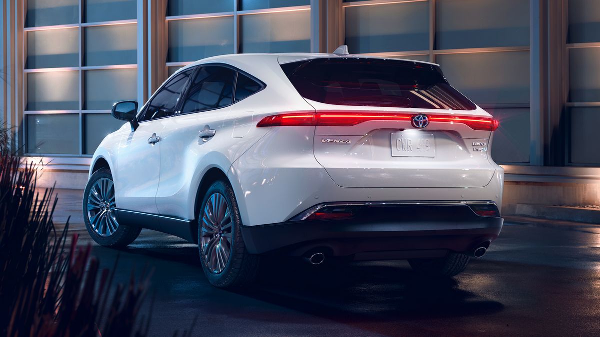 Rear view: The 2024 Toyota Venza Limited in Wind Chill Pearl.