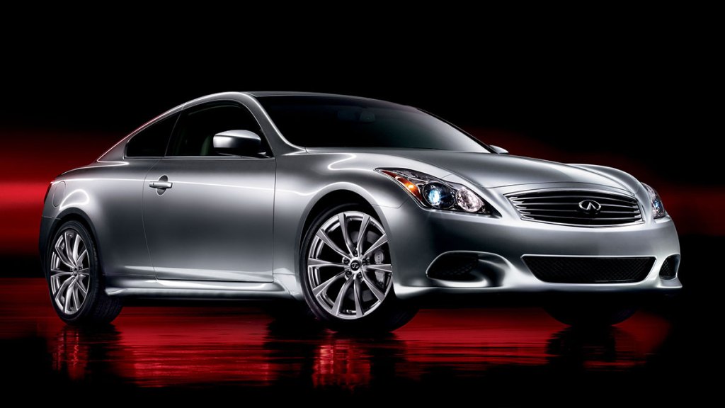2009 Infiniti G37 Coupe in silver.