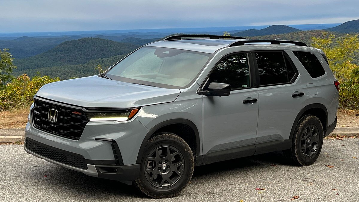 I Went OffRoading in the 2023 Honda Pilot TrailSport Autotrader