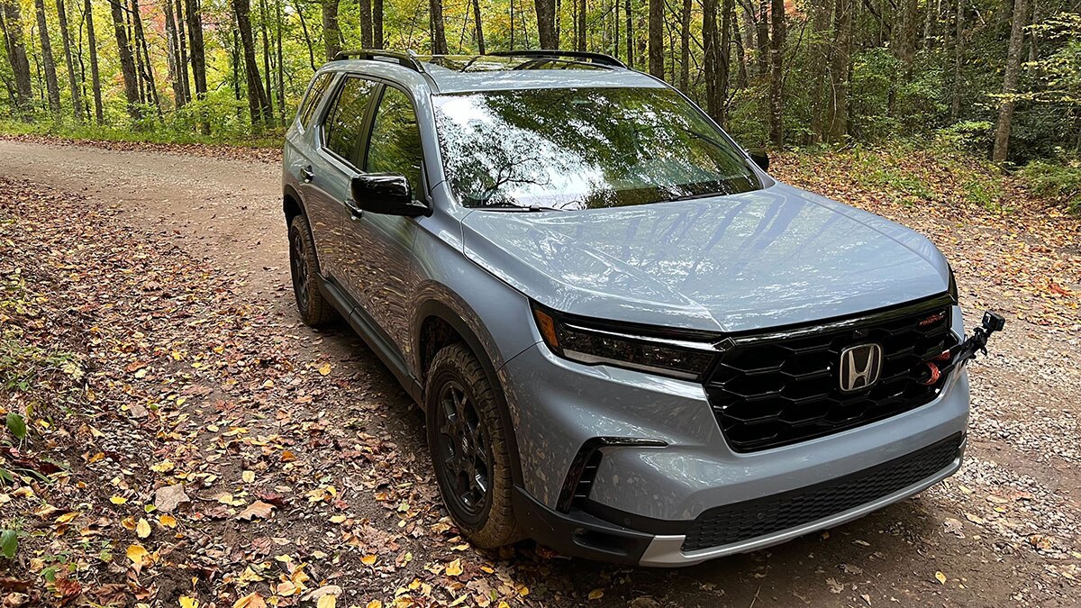 I Went OffRoading in the 2023 Honda Pilot TrailSport Autotrader