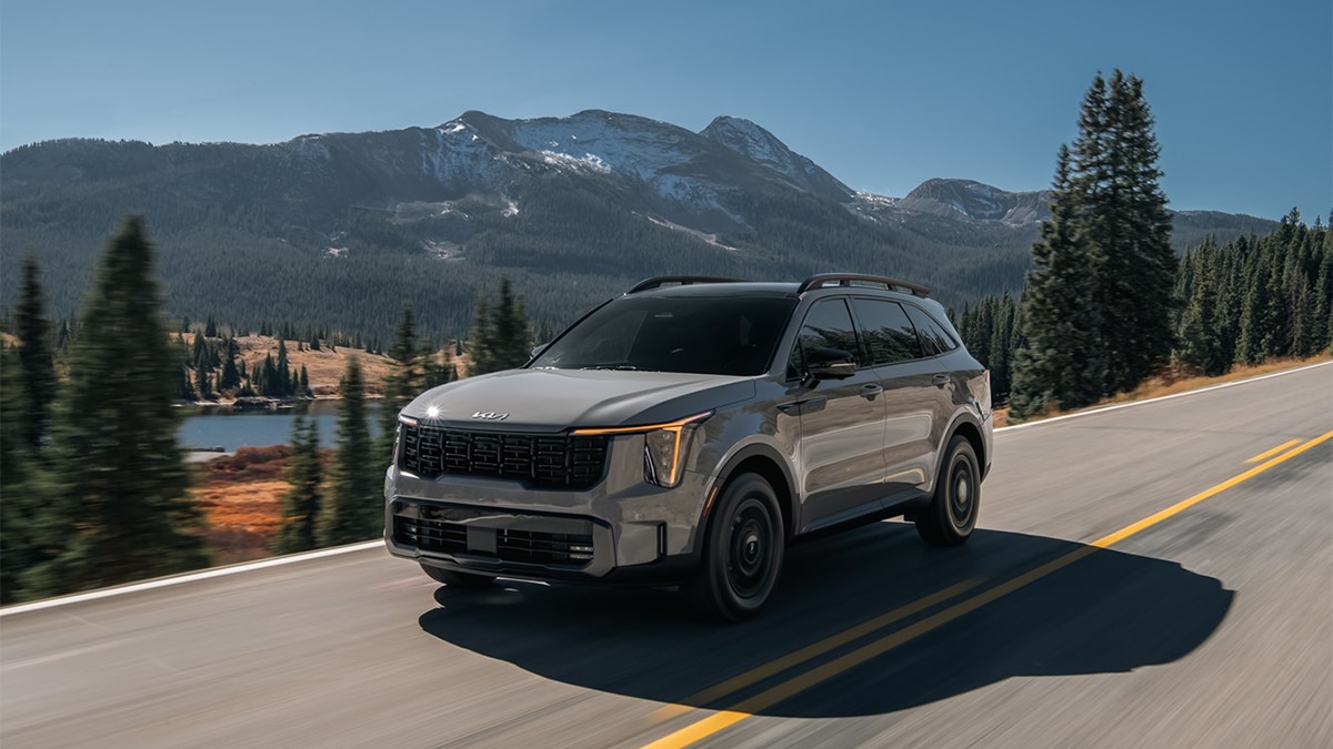 The updated 2024 Kia Sorento now looks more like its Telluride sibling.