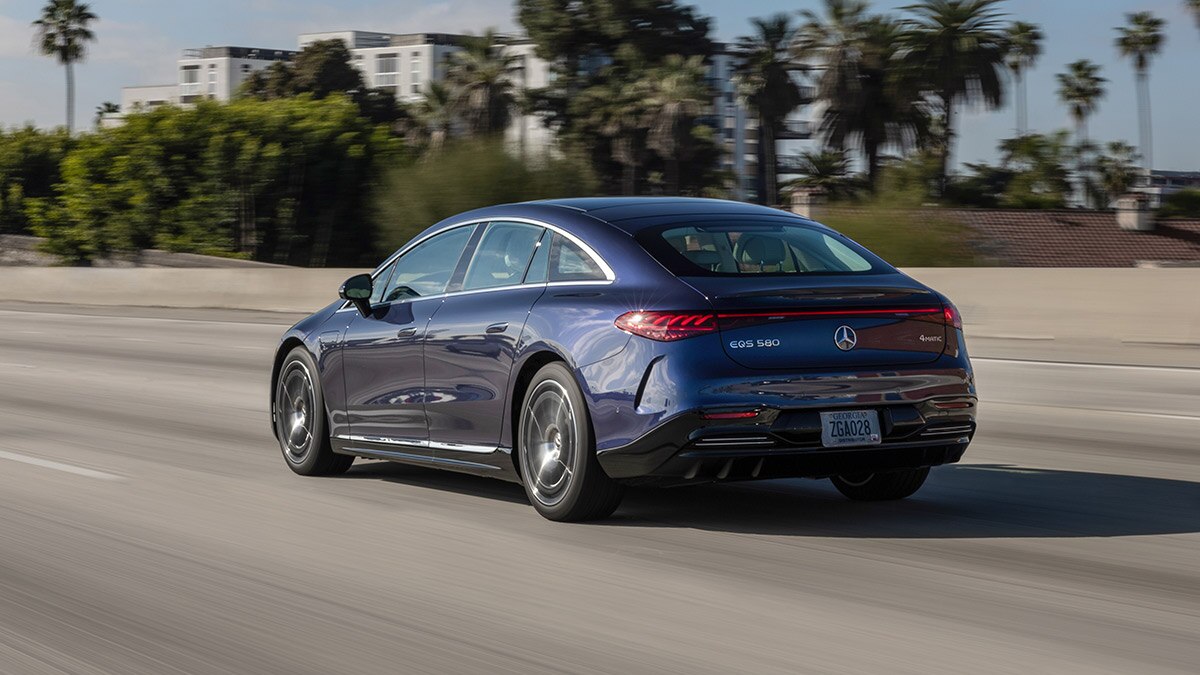The 2024 EQS 580 City Edition in Twilight Blue Metallic paint. AMG wheels also are included in the limited-edition package for California. 