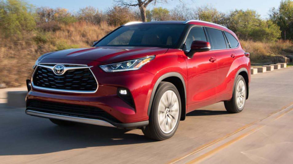 2024 Toyota Highlander Hybrid in red.