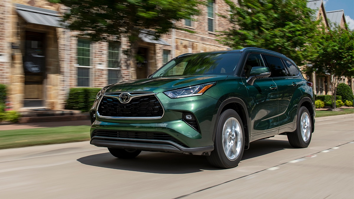 The 2024 Toyota Highlander Limited comes standard with 20-inch alloy wheels. 
