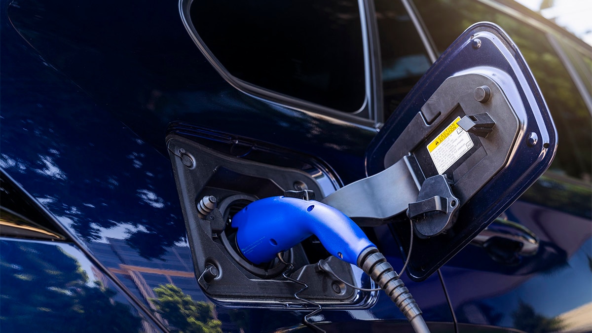 Using 220-volt current at home, the RAV4 Prime's battery can be fully recharged in 2.5 hours.