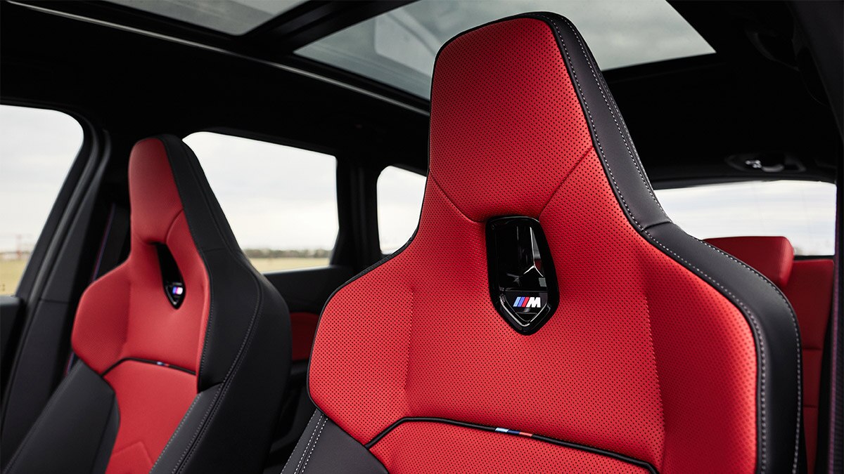 The M sport seats of the 2024 BMW X1 M35i offer lateral support at the shoulder level. 