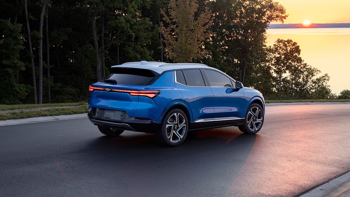 Note the flush door handles of the 2024 Chevrolet Equinox EV.