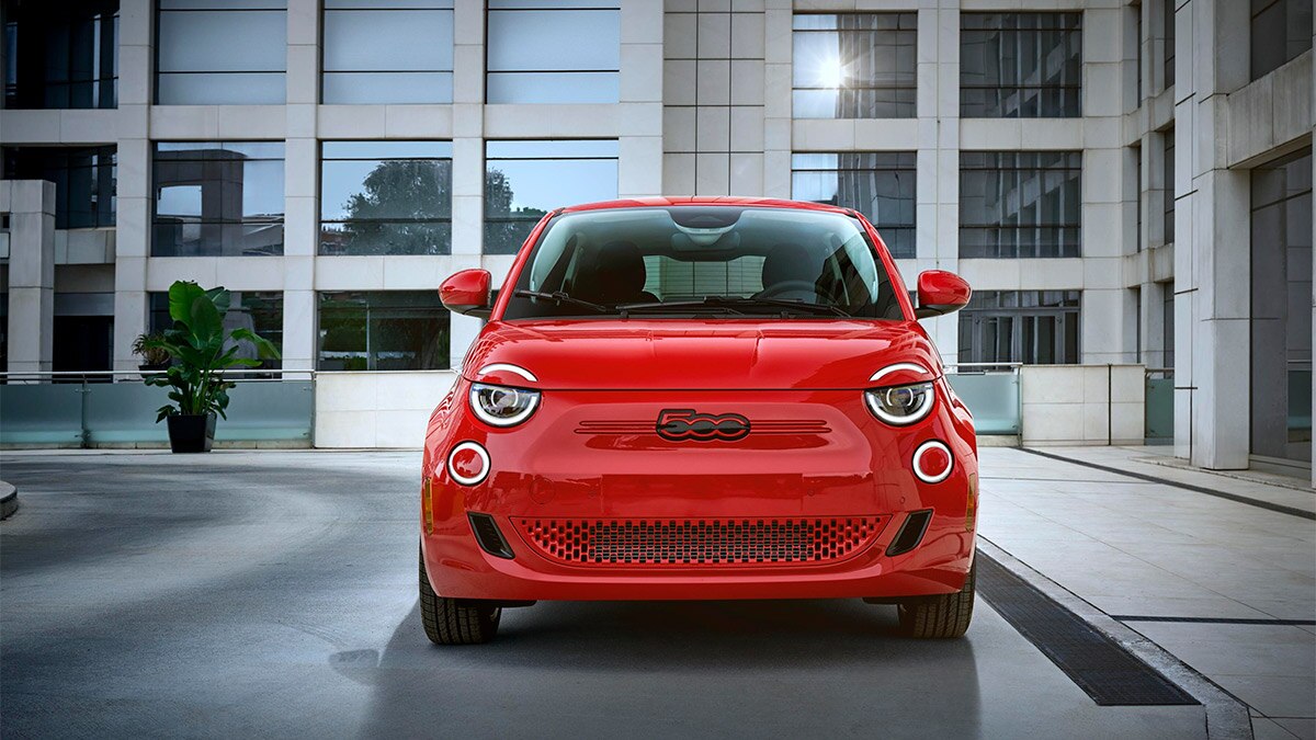 The 2024 Fiat 500e Is the Perfect EV for the City Autotrader