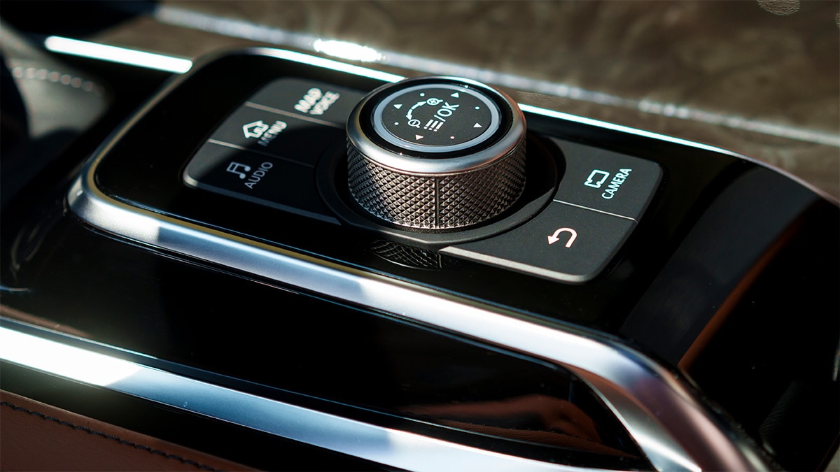 Don't want to mess with the QX80's touchscreen? You can use this central controller instead. 