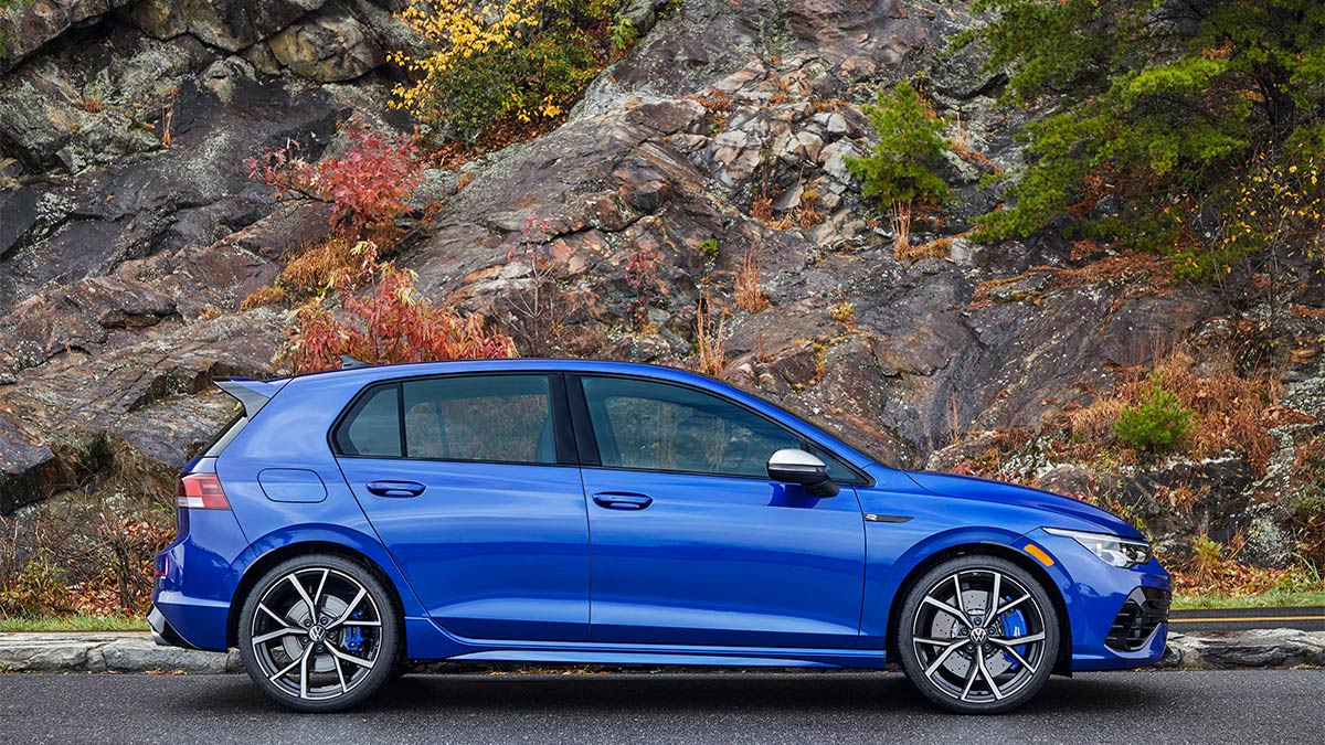 What sets the VW Golf R apart? Blue brake calipers and other R styling cues. 