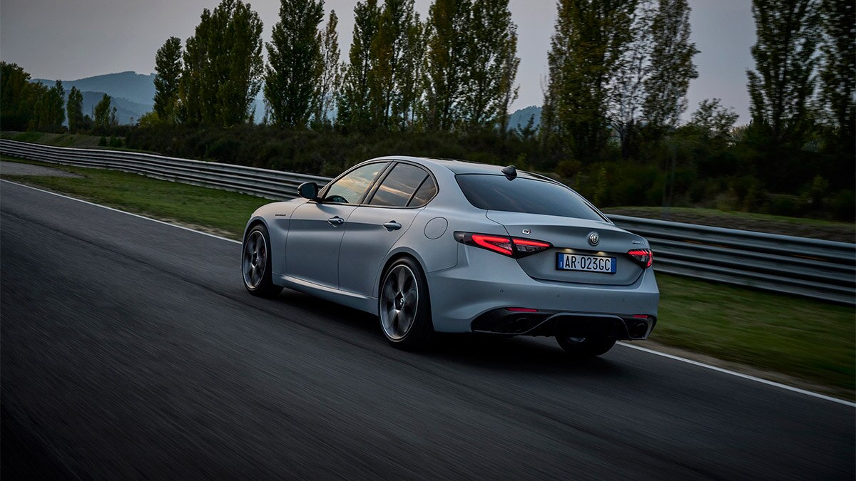 2024 Alfa Romeo Giulia Competizione 