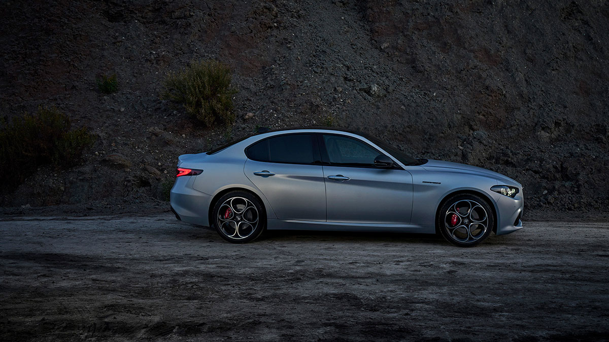 2024 Alfa Romeo Giulia Competizione 