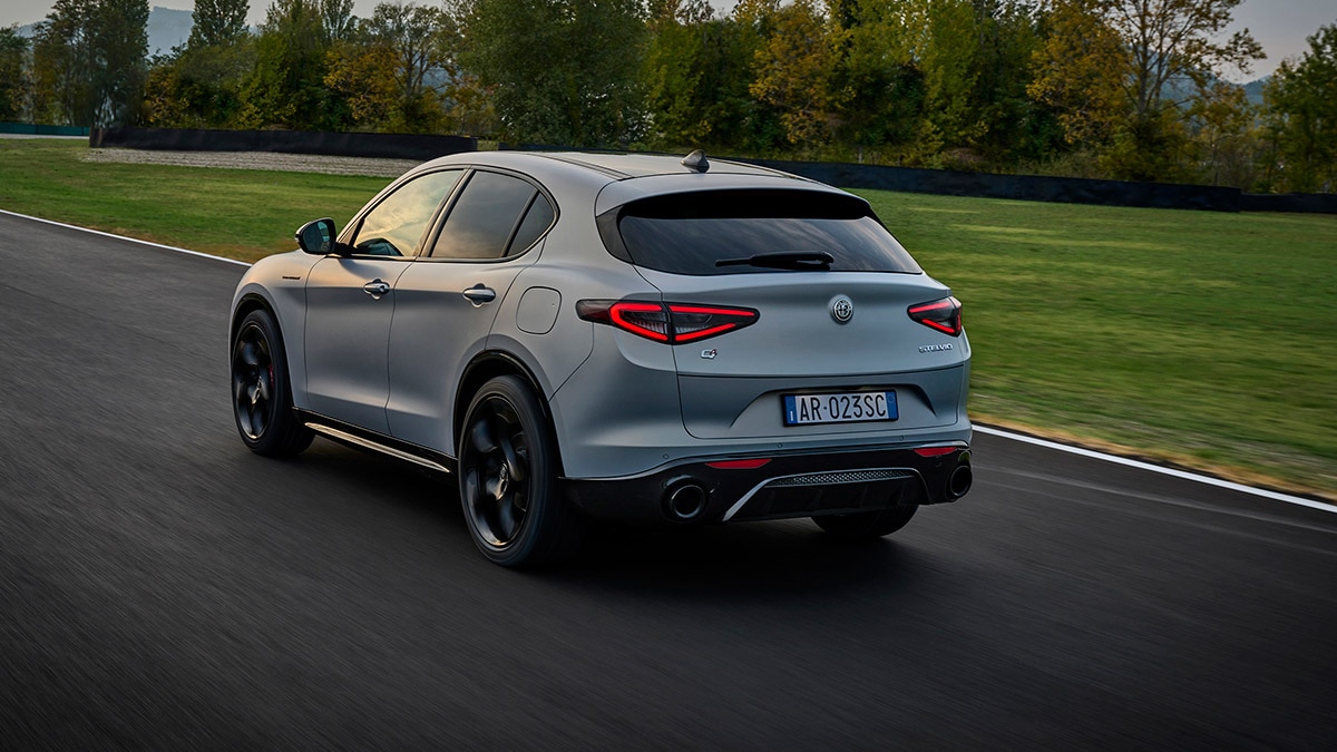 24 Alfa Romeo Stelvio Competizione 