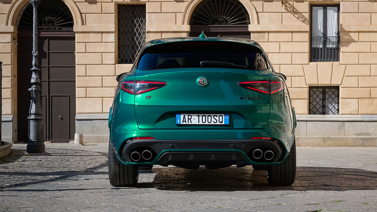 2024 Alfa Romeo Stelvio Quadrifoglio 