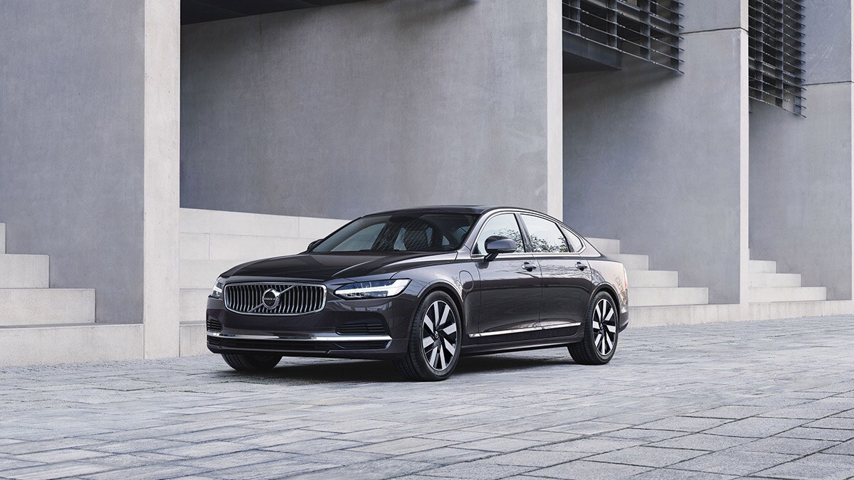 2024 Volvo S90 Choosing the Right Trim Autotrader