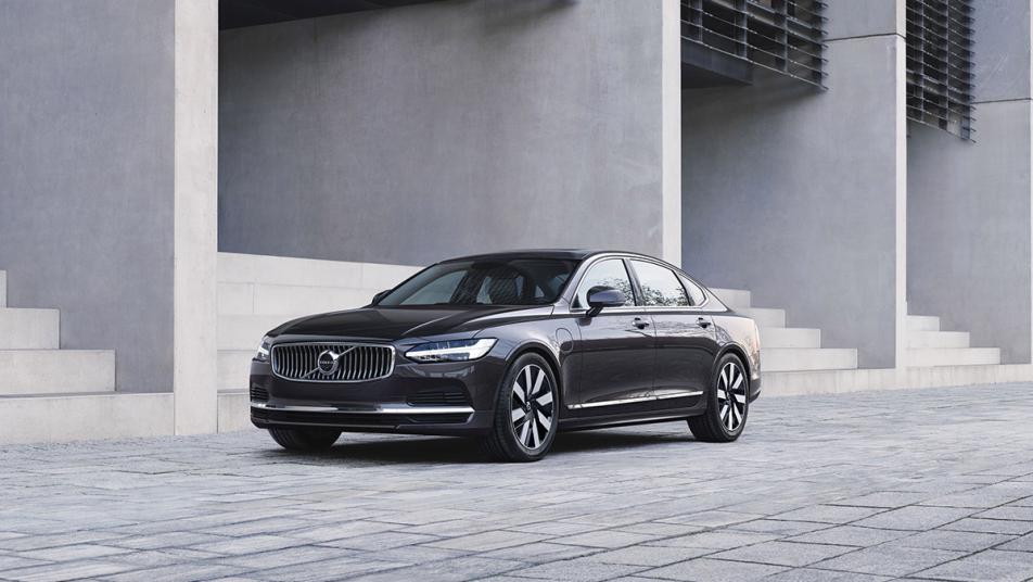 2024 Volvo S90: Choosing the Right Trim