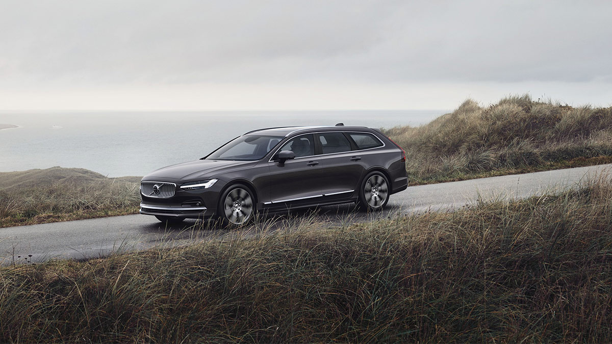 2024 Volvo V90 Choosing the Right Trim Autotrader