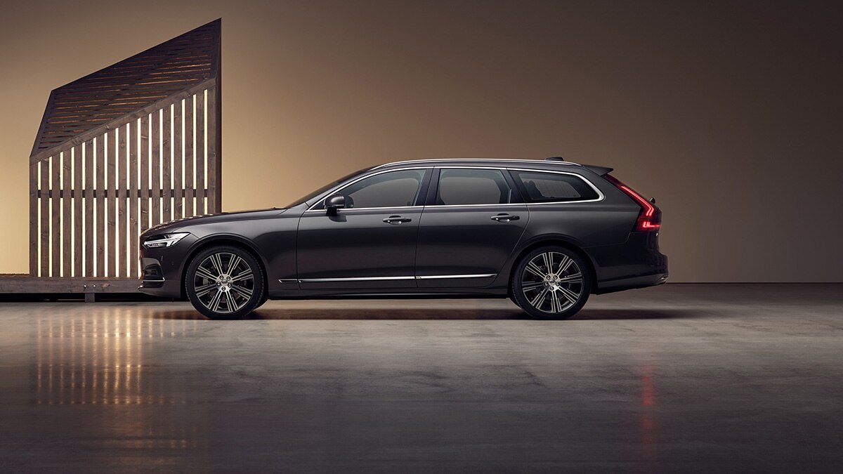 2024 Volvo V90 Choosing the Right Trim Autotrader