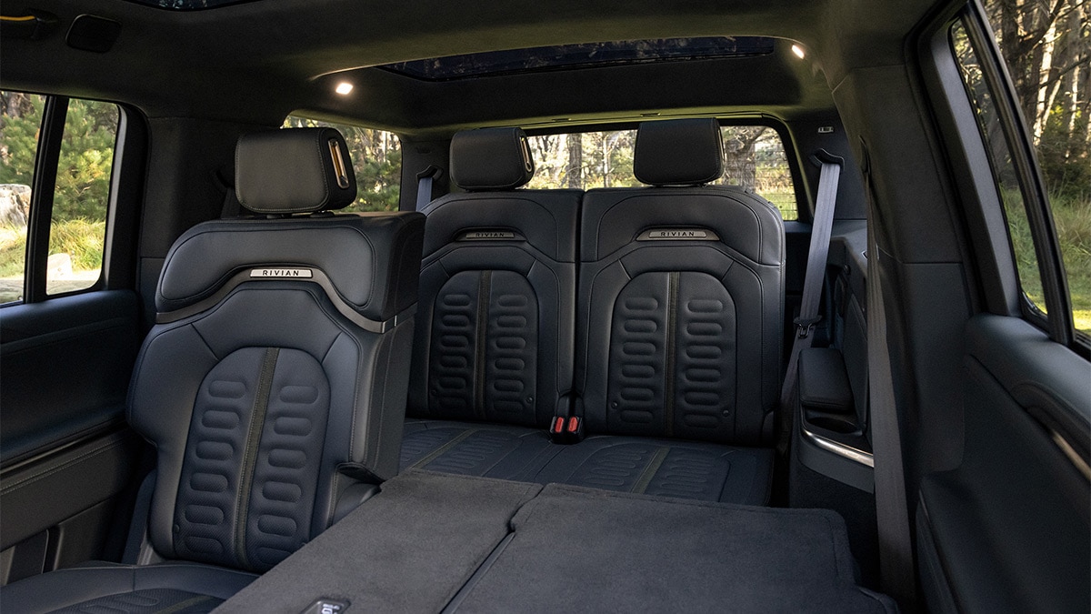 2024-rivian-r1s-backseat