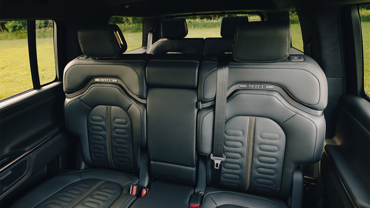 2024-rivian-r1s-seats